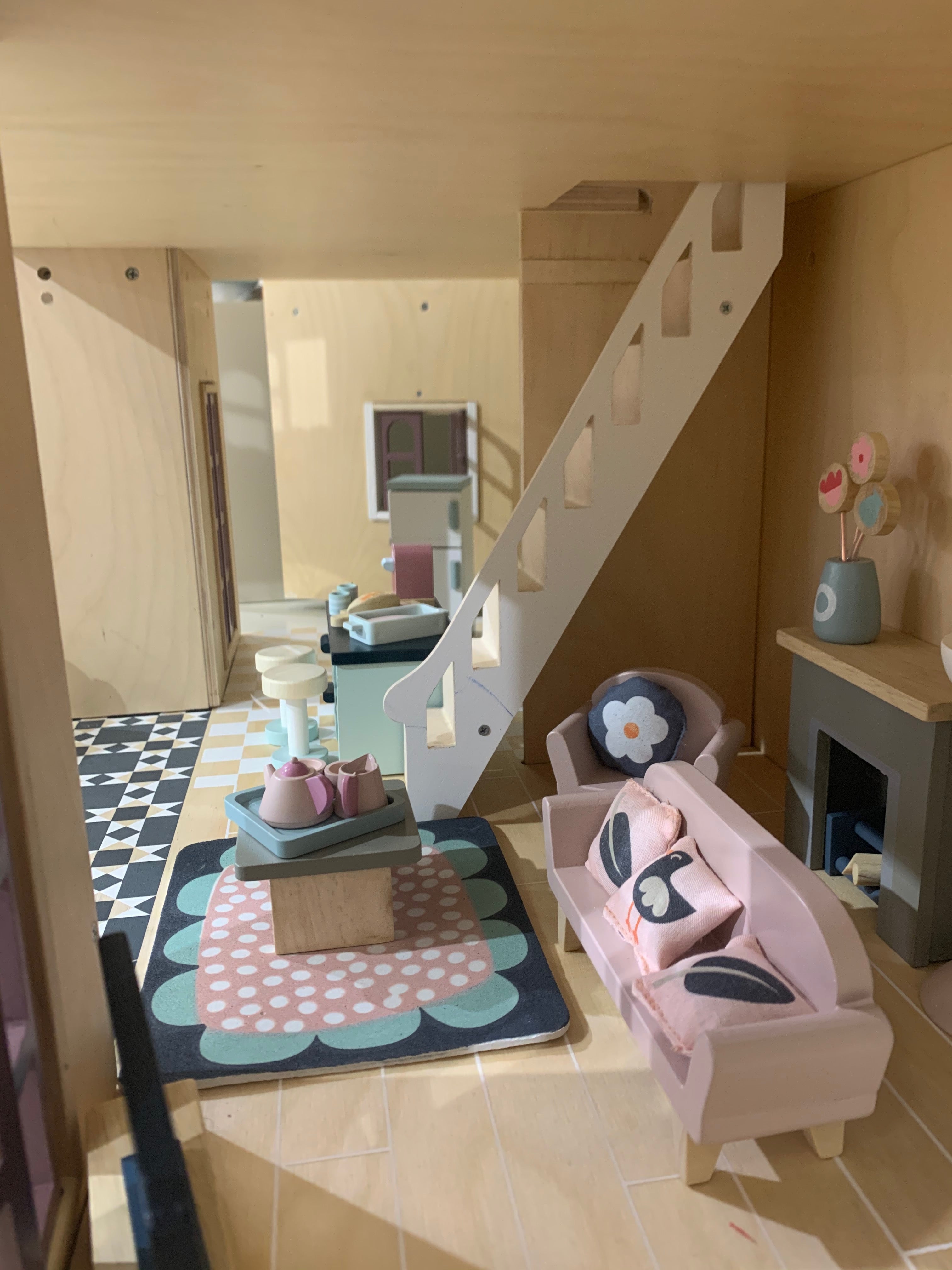 Dolls House Sitting